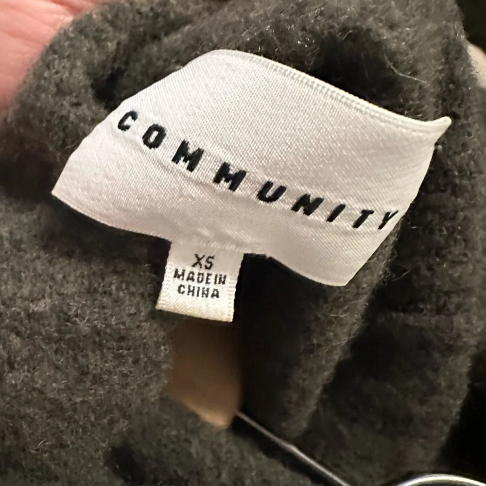 aritzia community plutarch sweater - Picture 3 of 4